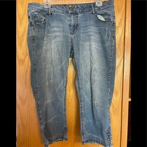 Mudd Capri Jeans